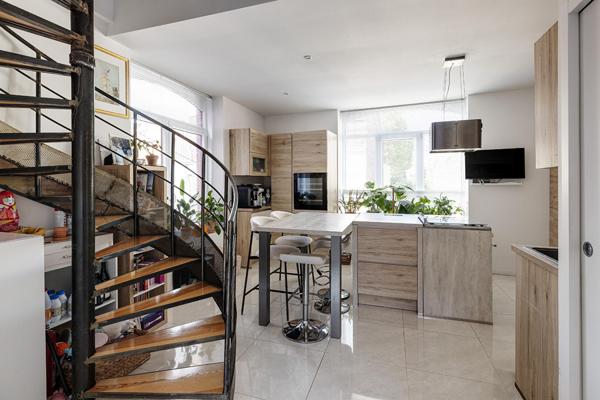Triplex contemporain avec terrasse