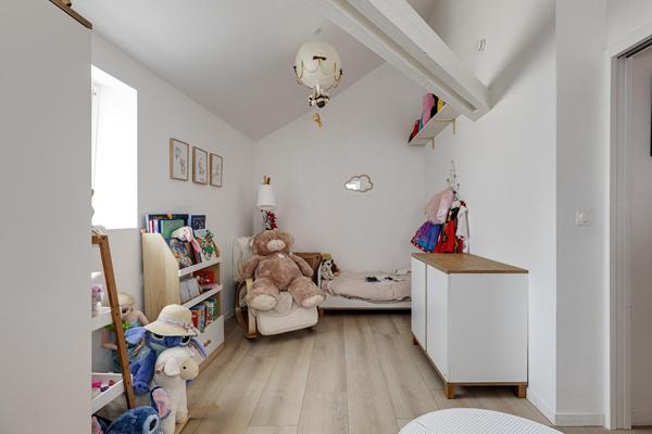 Triplex contemporain avec terrasse