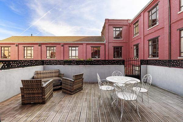 Triplex contemporain avec terrasse