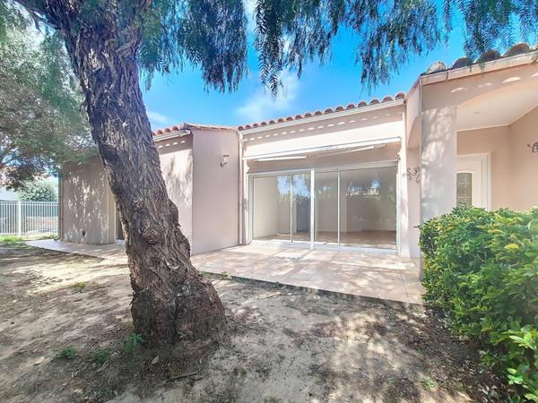 Villa 4 faces de plain-pied avec piscine chauffée