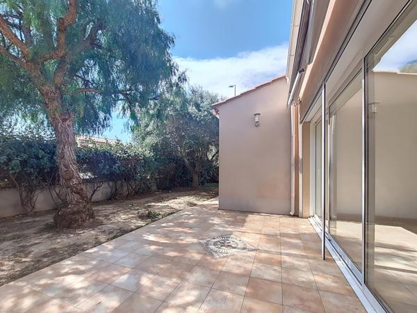 Villa 4 faces de plain-pied avec piscine chauffée