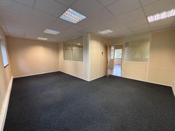 Bureaux à louer à Bruz en Ille-et-Vilaine (35170), ref : 35129-6393