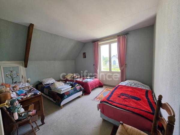 Maison à vendre 11 pièces VILLENEUVE SUR YONNE (89), 6 chambres, jardin 1976 M2