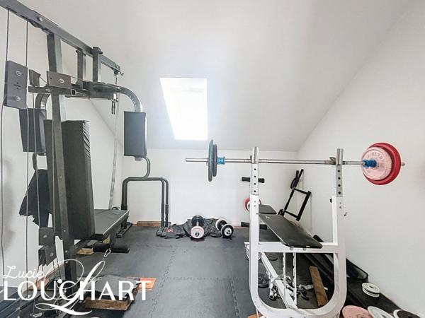 MAGNIFIQUE MAISON FAMILIALE 5 CHAMBRES AVEC GRAND JARDIN