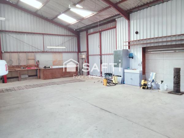 Local commercial dans zone commerciale