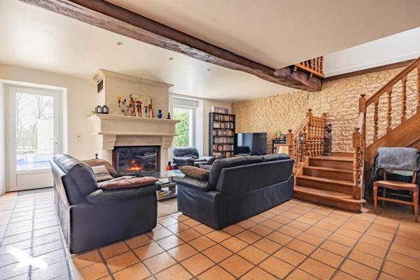 Maison à vendre |  Puy-du-Lac |  6 pièces | 181 m²
