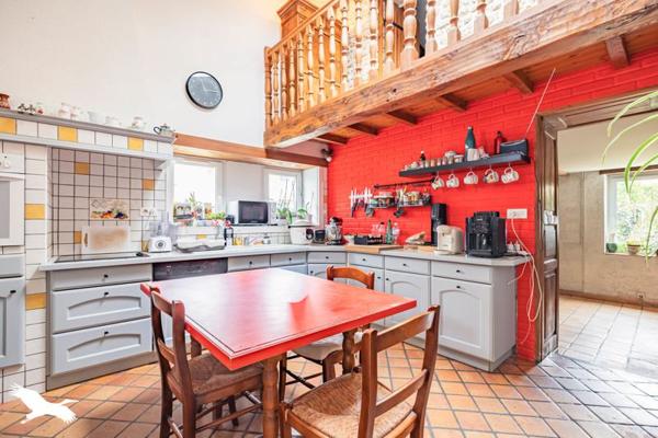 Maison à vendre |  Puy-du-Lac |  6 pièces | 181 m²