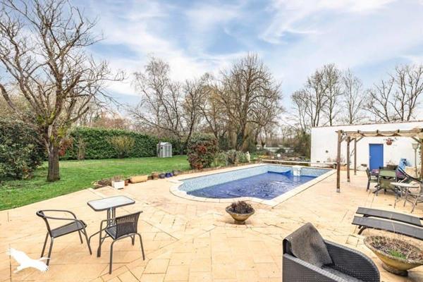 Maison à vendre |  Puy-du-Lac |  6 pièces | 181 m²