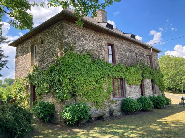 Propriété avec plan d'eau proche de Villaines la Juhel