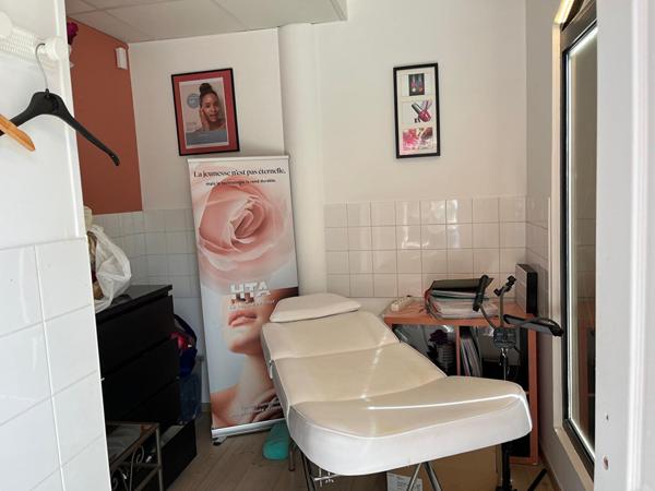 Local d'activité Montgeron 6 pièce(s) 69 m2