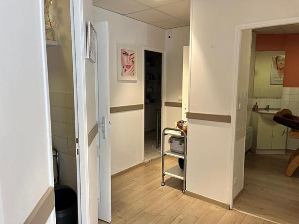 Local d'activité Montgeron 6 pièce(s) 69 m2