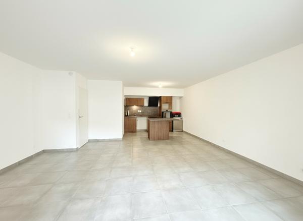 Appartement T3 récent avec terrasse et double parking – Résidence Al Thau (livrée en 2023)