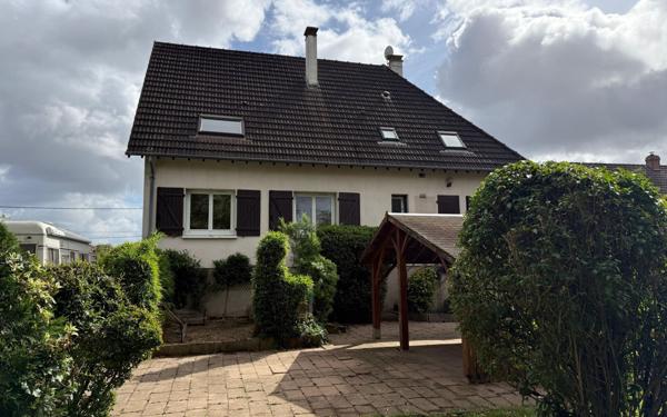 Maison à vendre    7 pièces •  Saint-Denis-en-Val