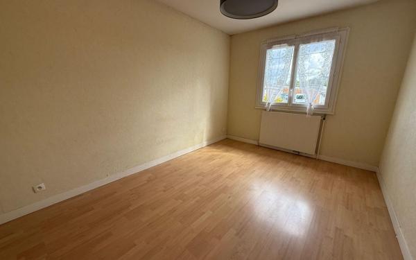 Maison à vendre    7 pièces •  Saint-Denis-en-Val