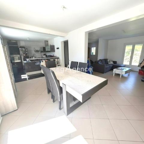 Maison à Saint-Just-en-Chaussée, 60130 - 8 pièces 160m²