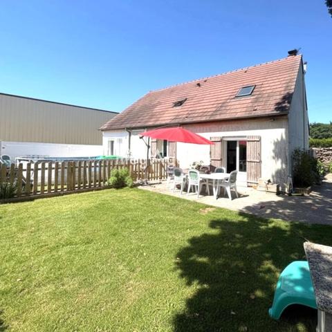 Maison à Saint-Just-en-Chaussée, 60130 - 8 pièces 160m²