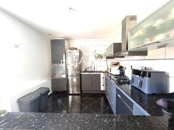 Maison à Saint-Just-en-Chaussée, 60130 - 8 pièces 160m²