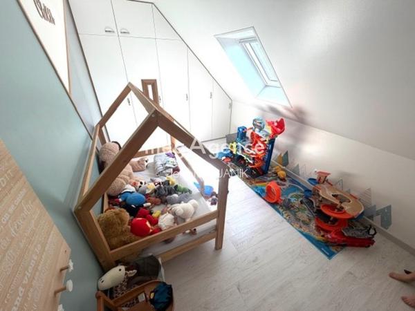 Maison à Saint-Just-en-Chaussée, 60130 - 8 pièces 160m²