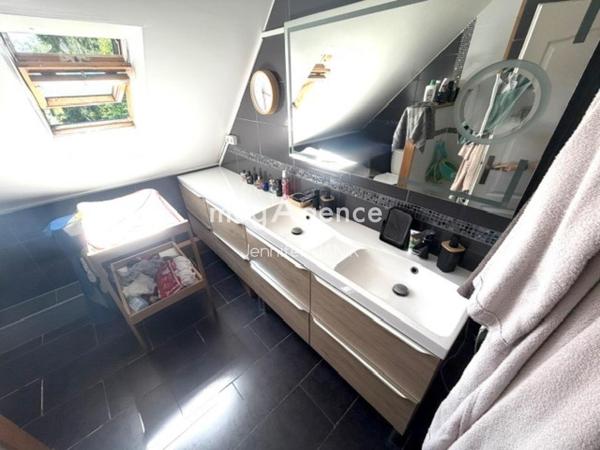 Maison à Saint-Just-en-Chaussée, 60130 - 8 pièces 160m²
