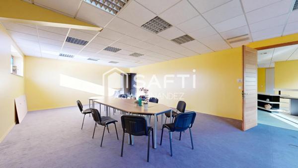 Saint Gaudens Showroom, bureaux, entrepôt