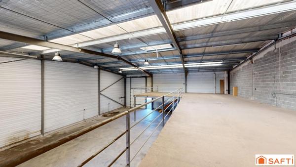 Saint Gaudens Showroom, bureaux, entrepôt