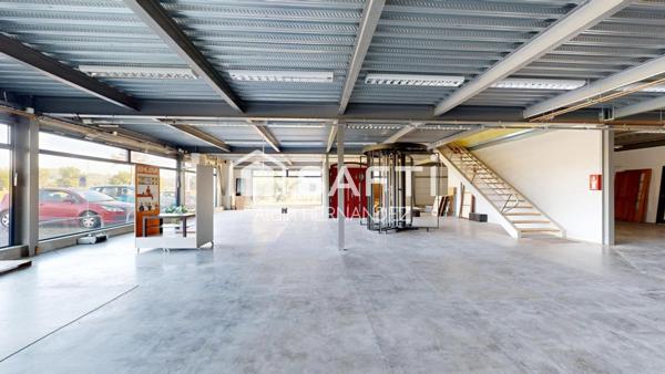 Saint Gaudens Showroom, bureaux, entrepôt