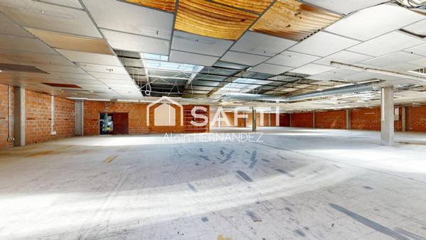 Saint Gaudens Showroom, bureaux, entrepôt