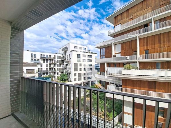 À VENDRE - MASSY OPÉRA - APPARTEMENT 3 PIÈCES AVEC EXTÉRIEUR - DOUBLE STATIONNEMENT DANS UNE RÉSIDENCE DE 2018