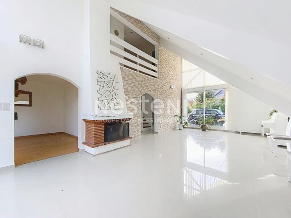 A VENDRE - MONTIGNY LE BRETONNEUX