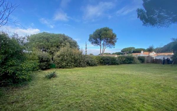 Terrain à vendre    La Flotte