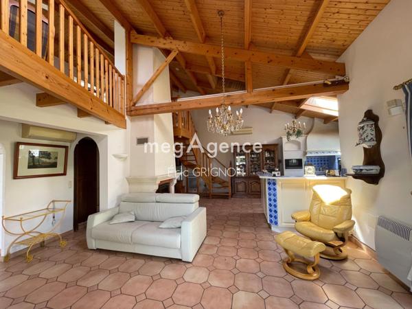 Maison à TALMONT-SAINT-HILAIRE, 85440 - 6 pièces 170m²