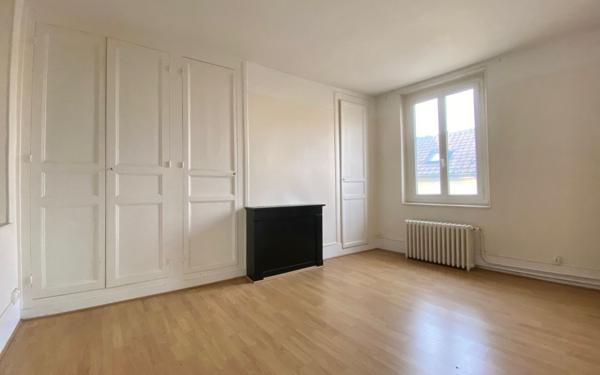 Maison à vendre    4 pièces •  Épône