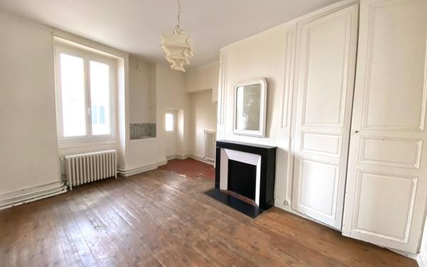 Maison à vendre    4 pièces •  Épône