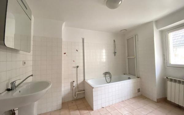 Maison à vendre    4 pièces •  Épône