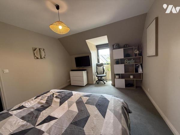 TOURLAVILLE, secteur prisé, maison avec de beaux volumes et prestations de qualité ! 