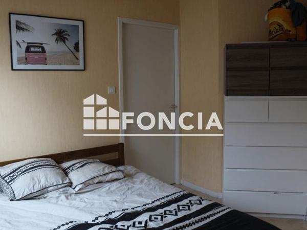 Location Appartement 2 pièces 35.1 m² - 7 RUE DE LA SIMBRANDIERE La Roche Sur Yon 85000