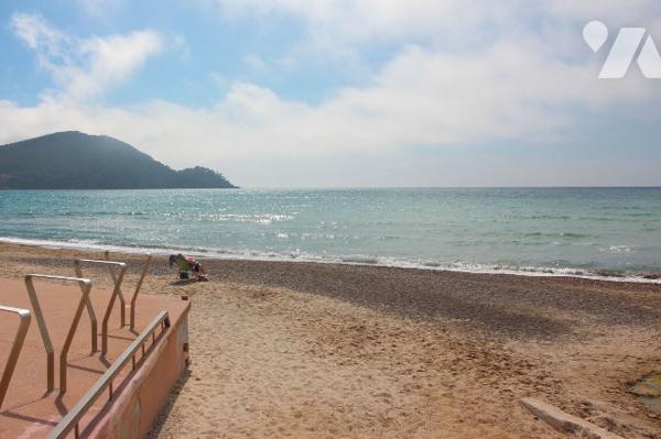 Charmant Studio à la vente de 24m2 (VUE MER) au sein d'une Résidence sécurisée à Saint-Cyr-Sur-Mer