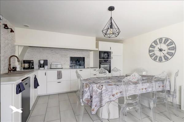 Maison à vendre |  Ambres |  10 pièces | 170 m²