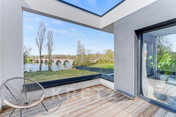 Villa contemporaine T7 première ligne du Tarn, avec piscine, ponton privé, garage