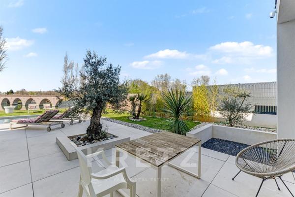 Villa contemporaine T7 première ligne du Tarn, avec piscine, ponton privé, garage