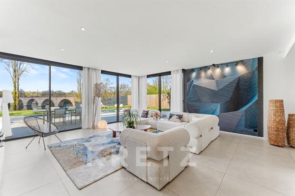 Villa contemporaine T7 première ligne du Tarn, avec piscine, ponton privé, garage