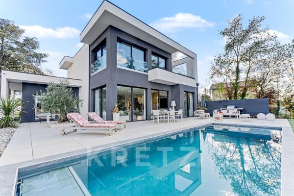 Villa contemporaine T7 première ligne du Tarn, avec piscine, ponton privé, garage