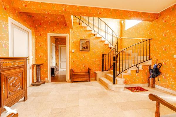 Maison à vendre |  Pont-de-Buis-lès-Quimerch |  11 pièces | 345 m²