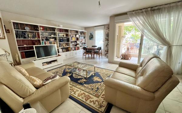 Appartement à vendre    3 pièces • 86 m2 Agde