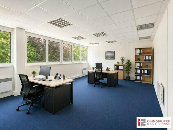 Bureaux de 393m2 à BRUZ