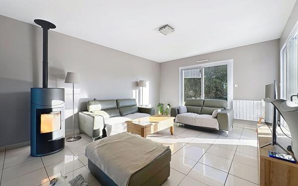 Maison à vendre    5 pièces •  Vergeroux