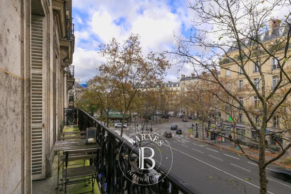 Paris 8ème, Appartement 3 Chambres -  155 m² à vendre