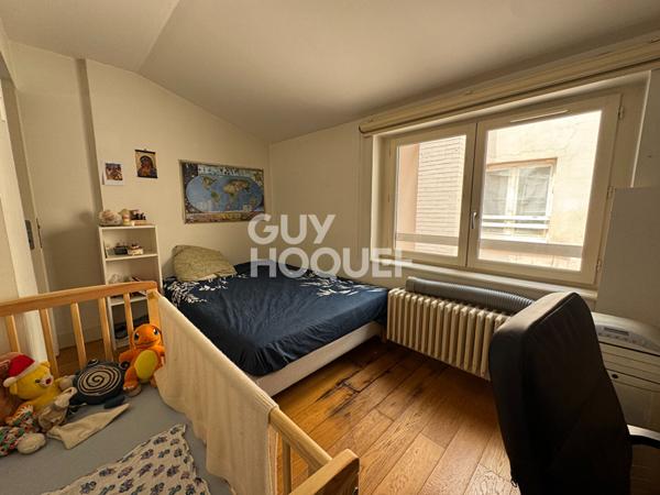 Appartement Dans Immeuble cossu et classé Rue de Archers