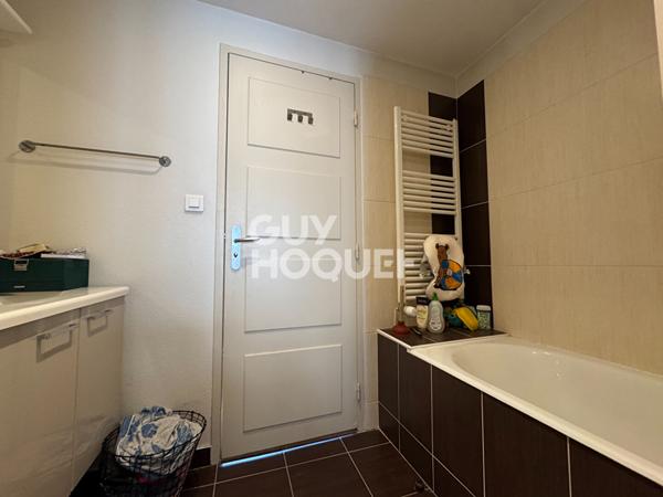 Appartement Dans Immeuble cossu et classé Rue de Archers