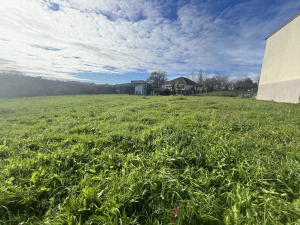 Terrain à vendre |  Saint-Victurnien |  788 m²